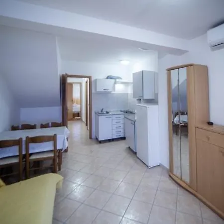 In Palit With Sea View, Terrace, Air Conditioning, Wi-fi Apartman Mundanije